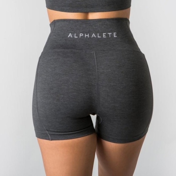 Alphalete revival short - Picture 1 of 4